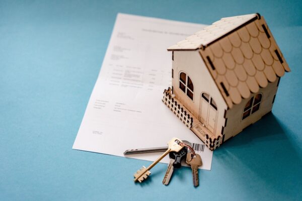 Transacciones seguras con la guía del abogado inmobiliario experto