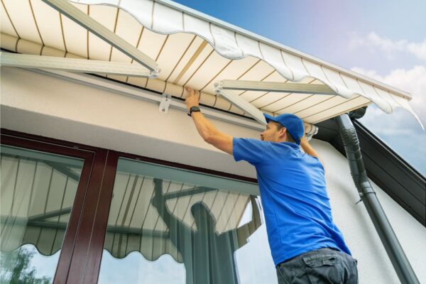 Verano a la sombra con toldos para jardines, terrazas y balcones