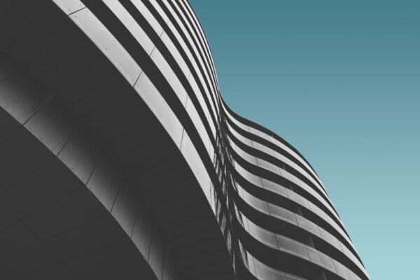 La arquitectura contemporánea prioriza funcionalidad sostenibilidad y participación social