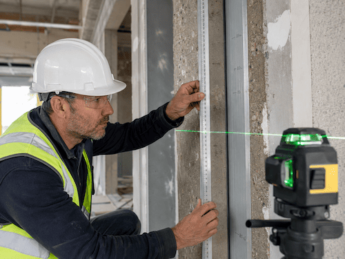 Equipamiento Técnico y Herramientas de Medición Láser en Obra